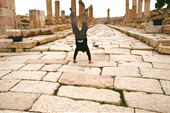 На руках по Азии Jerash, Roman Ruins, Jordan IMG_8577